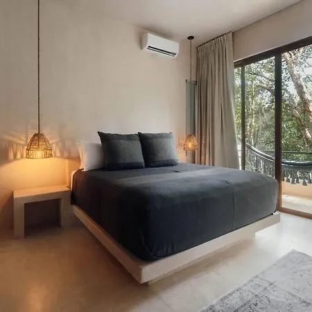 Jungle Luxe: Private Hottub, Terrace - Holistika Apartment *