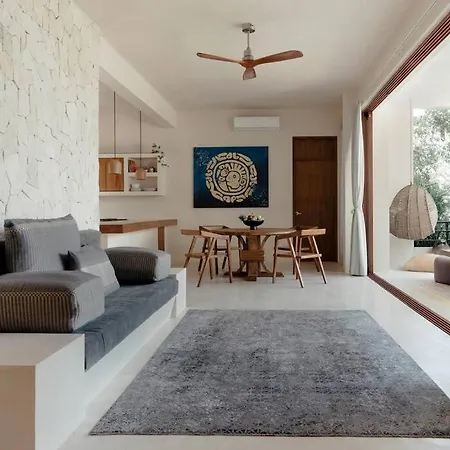 Jungle Luxe: Private Hottub, Terrace - Holistika Apartment