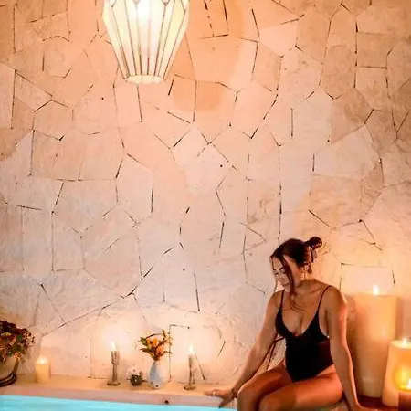 Jungle Luxe: Private Hottub, Terrace - Holistika *