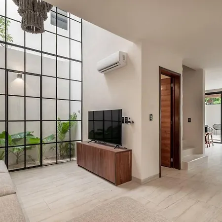 Premium House In A Gated Community Of La Veleta With 2 Private Pools, Backyard And Outdoor Seating Holiday home *