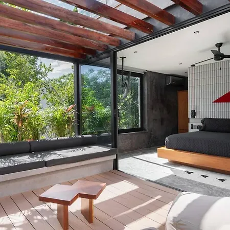 Luxury 3br House Rooftop Pool In Prime Area Holiday home