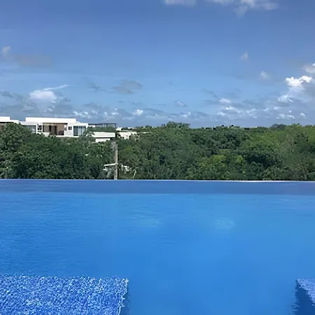 Exclusive Building Infinity Pool And Gym Restaurants And Bar District Nearby Сasa de vacaciones