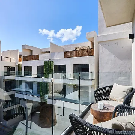 Apartment Charming Studio In The Heart Of With Private Balcony, Swimming Pool, Outdoor Seating & Kid's Area Tulum
