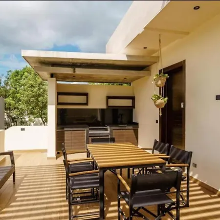 Villa Tropical House For 12 People & 2 Pools In La Veleta, *