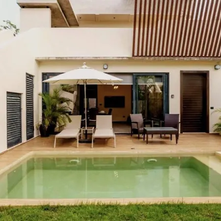 Villa Tropical House For 12 People & 2 Pools In La Veleta, *