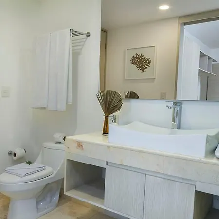 Apartment 2 Bedroom + Private Pool And Roof Top Terrace *