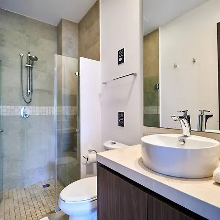 Serene Private Rooftop Jacuzzi Penthouse 2 Pools 5 Min To + Gym