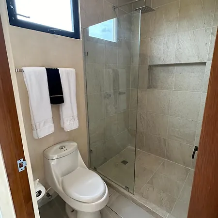 *jungle Ph W/pool, Close To Downtown & *