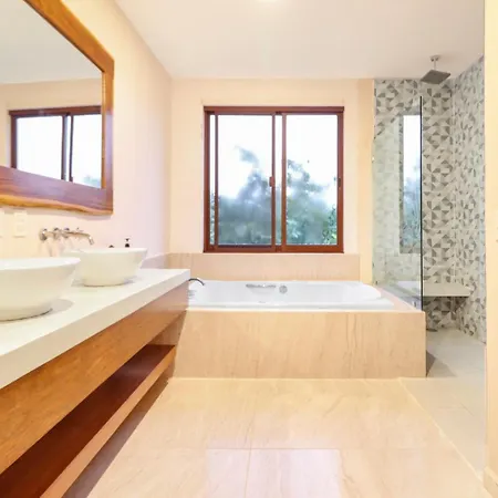 8ppl Penthouse Private Pool Apartment
