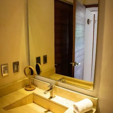 Apartment Ph5 Botanic, Luxury In Tulums Urban Jungle *