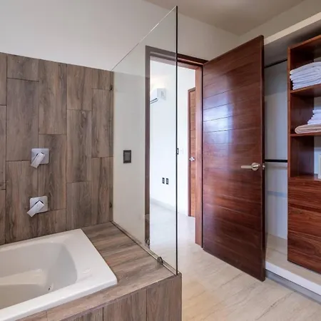 Premium House In A Gated Community Of La Veleta With 2 Private Pools, Backyard And Outdoor Seating *