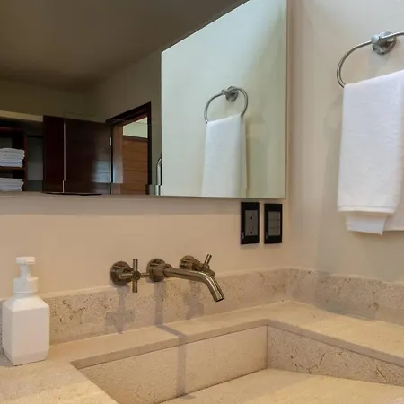Premium House In A Gated Community Of La Veleta With 2 Private Pools, Backyard And Outdoor Seating