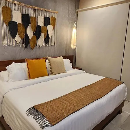 Con Terraza, Pileta Y Bano Completo Apartment