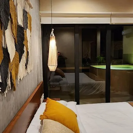 Con Terraza, Pileta Y Bano Completo Apartment *