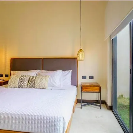 Tropical House For 12 People & 2 Pools In La Veleta, Villa *