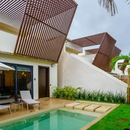Villa Tropical House For 12 People & 2 Pools In La Veleta, *