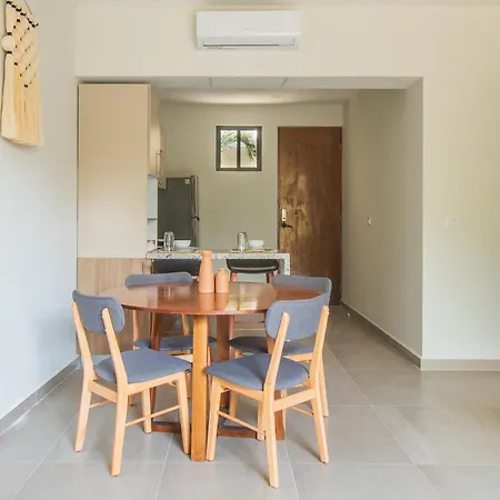 Apartment Downtown Penthouse With Private Pool, Rooftop Pool And Gym, Short Distance From Beaches, Restaurants & Nightlife *