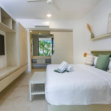 2 Bedroom + Private Pool And Roof Top Terrace