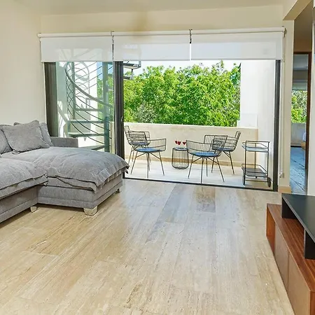 Penthouse 2br & Private Pool In