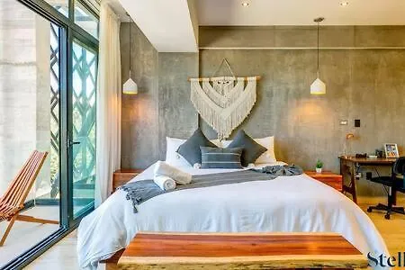 New Chic Studio Private Balcony Roof Pool Gym Holiday home *