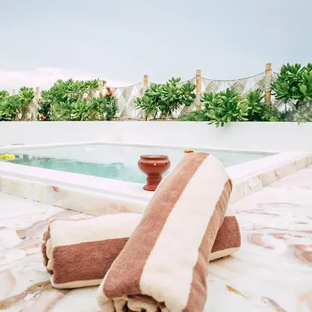 Romantic Roof Penthouse! Bbq And Priv. Pool Apartment