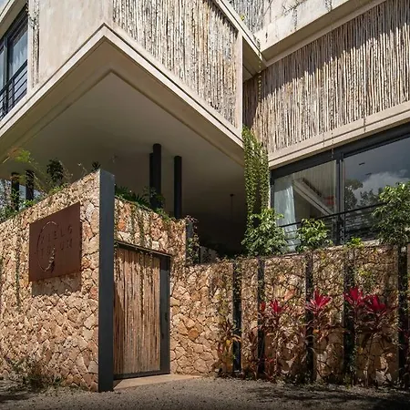 New 2 Bd With Private Balcony Apartment *