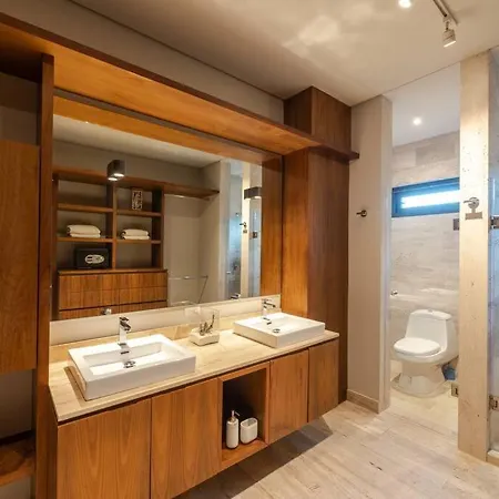 New 2 Bd With Private Balcony *