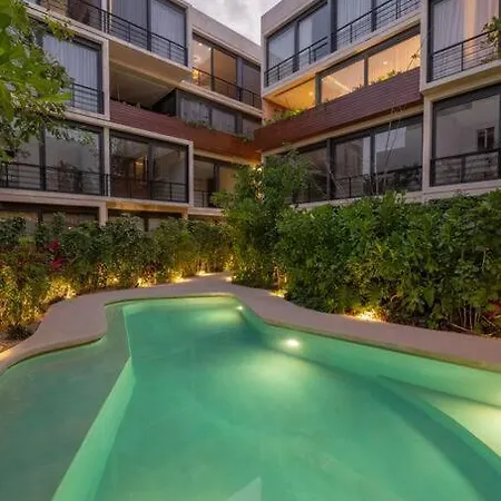 New 2 Bd With Private Balcony Apartment *