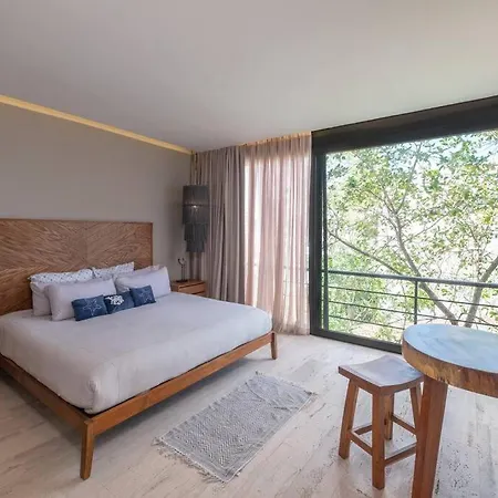 New 2 Bd With Private Balcony *