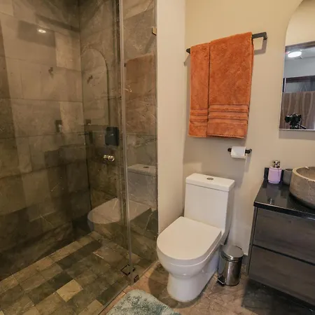 2 Rec/hotel Area/infinity Pool-301d