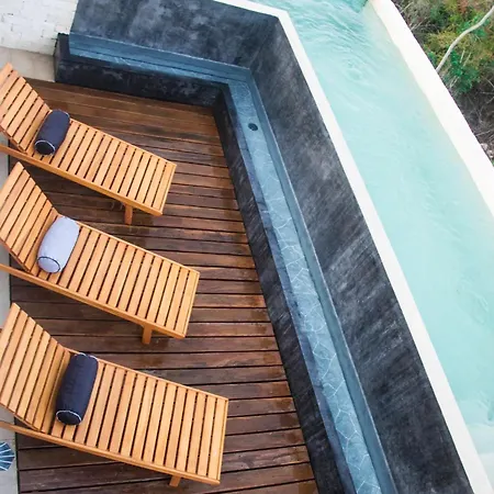 Spacious Ph. Amazing Roof-top Pool.near Beach/town Apartment