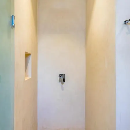 Spacious Ph. Amazing Roof-top Pool.near Beach/town Apartment *