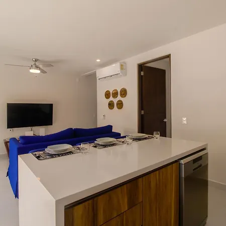 Tao Edena, Unit 113 *