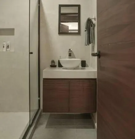 Boho Bliss: 2 Bd W/ Private Pool Apartment *