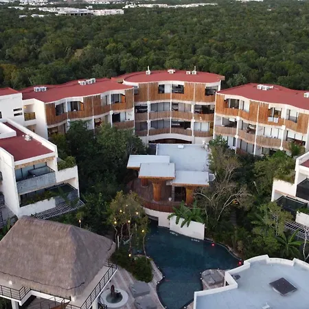 Jungle Beach Sanctuary: Luxury Living *