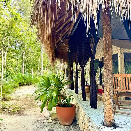 Glamping Bunga Lotus Camping Tulum
