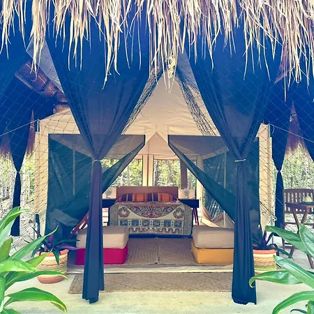 Glamping Bunga Lotus * Tulum