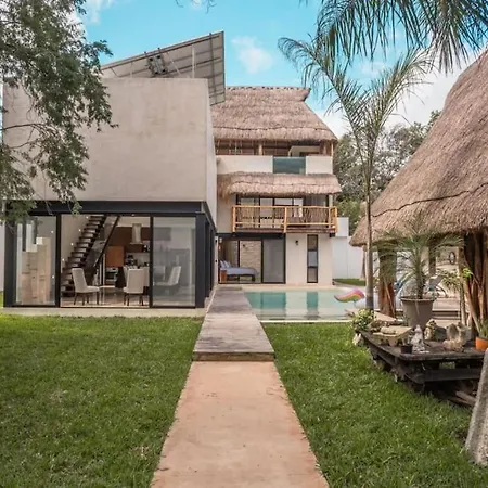 Villa Oasis 4 Bedroom In La Veleta *