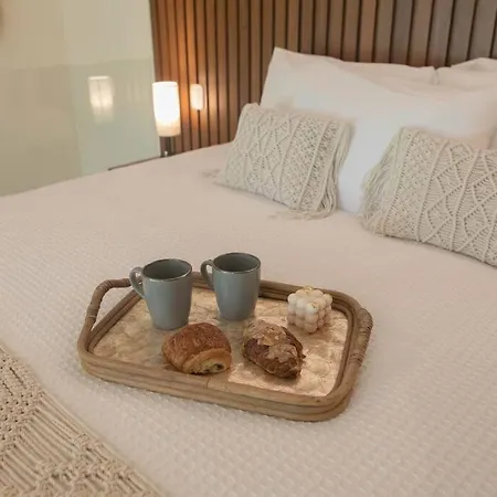 Mistiq Jungle Loft ~ Pool & Gym Apartment