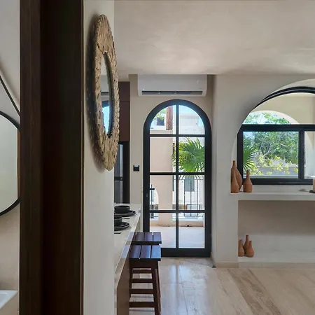 Apartment New! Private Pool. Near Beach&town. 200mb Wi-fi