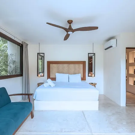 *entire Private W/pool & Rooftop* Villa