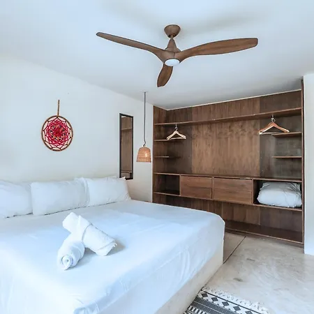 *entire Private W/pool & Rooftop* *