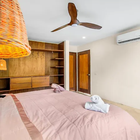 *entire Private W/pool & Rooftop* Villa