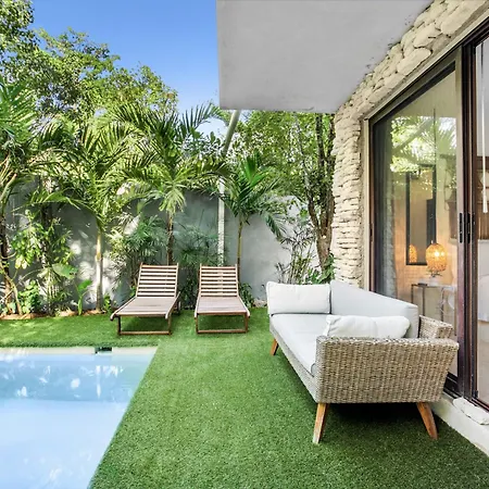 *entire Private W/pool & Rooftop* *