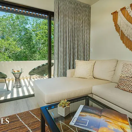 2 Rec. | Roof C/infinity Pool + Jacuzzi | Amplio Apartment Tulum