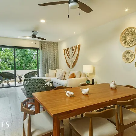 2 Rec. | Roof C/infinity Pool + Jacuzzi | Amplio Apartment