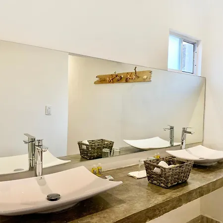 Apartamento Playa Canek - Penthouse - Beach Front, Balcony & Pool *