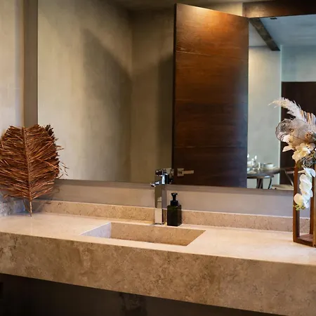 Luxury Near The With 2 Private Pools And Rooftop Holiday home