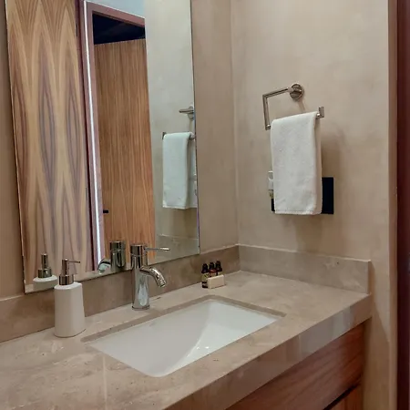 Luxury Romantic Getaway - 1 Bedroom - Steps From The - Bahia Tankah Apartment Tulum