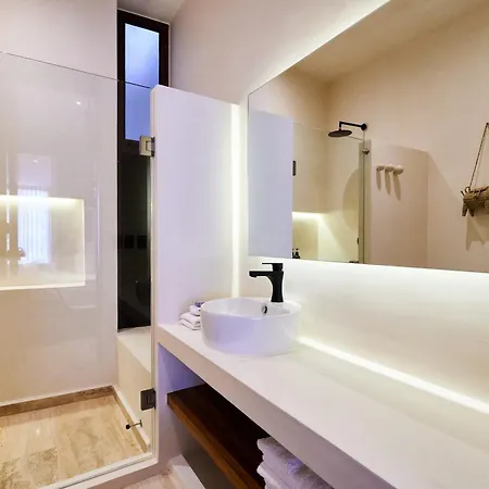 Luxury Studio With Rooftop Pool Bliss In La Veleta, Upscale Amenities